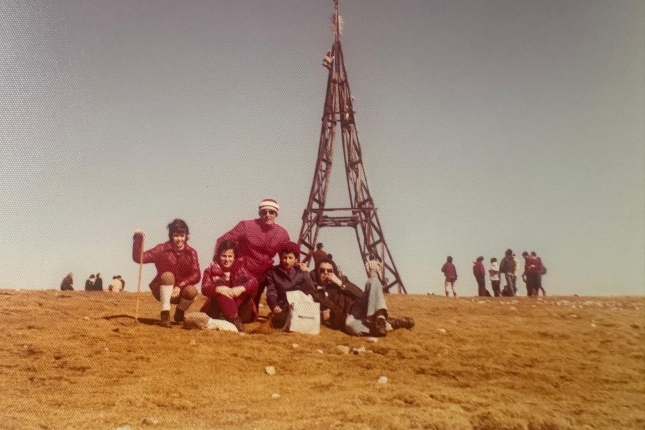 Josune Ariztondo Akarregi, mendigoizale taldearekin Gorbeian, 1970ean. JOSUNE ARIZTONDOK UTZIA