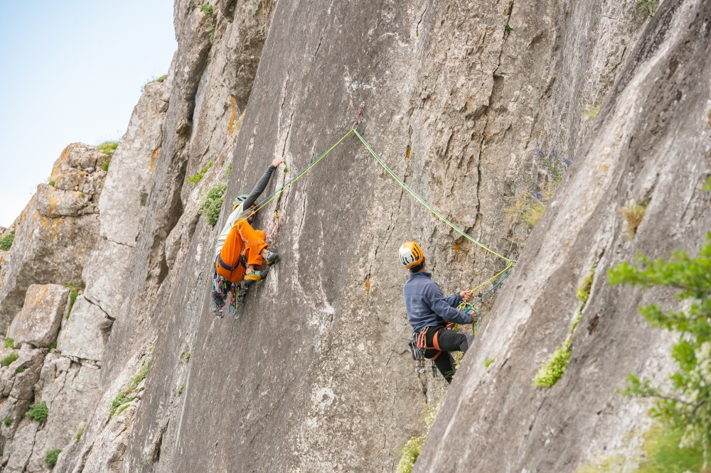 Mikel Saez de Urabain eta Iker Uranga Txindokiko 'Izarren zaunka' bidean Mikel Saez de Urabain eta Iker Uranga Txindokiko 'Izarren zaunka' bidean