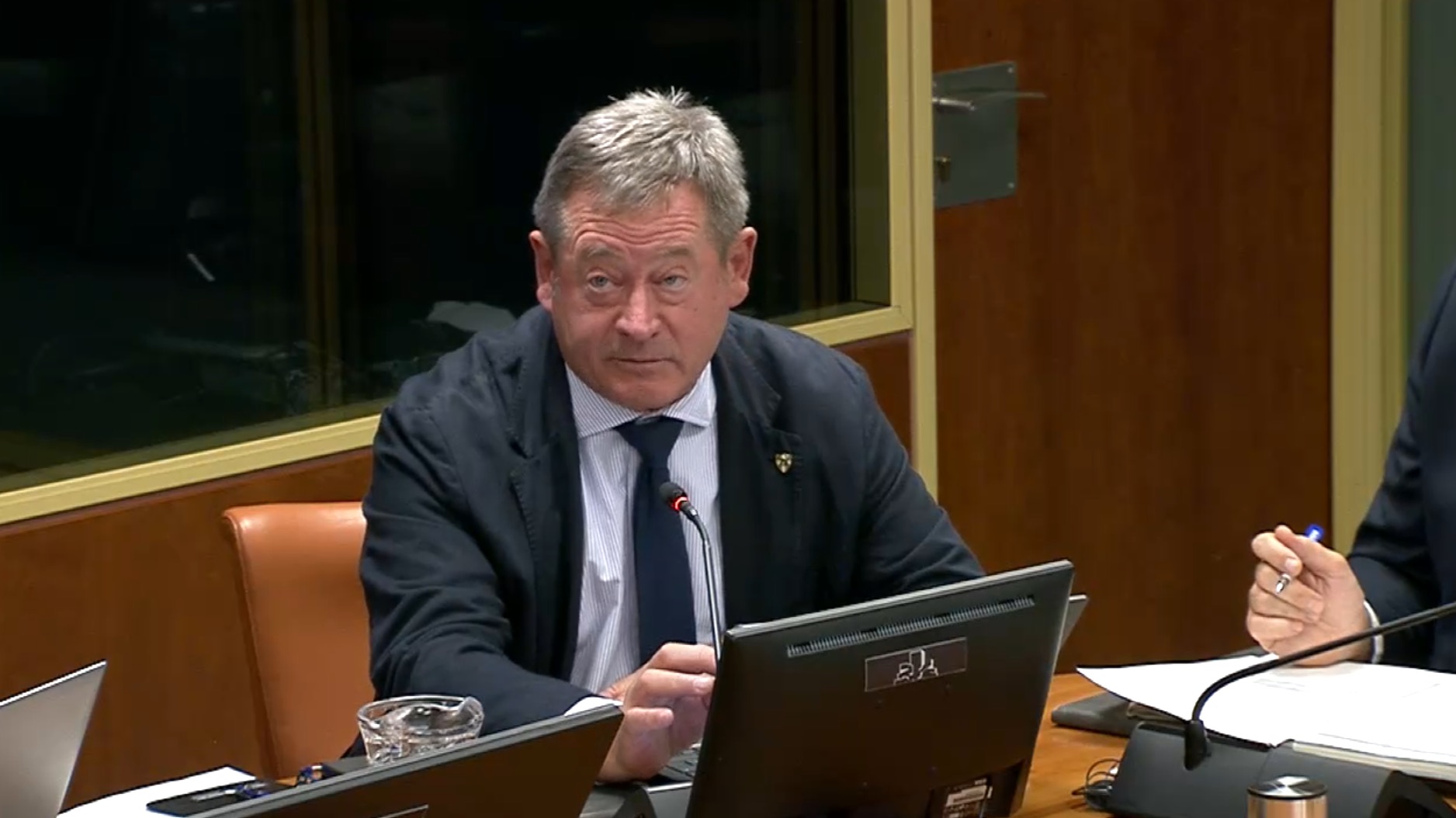 Bingen Zupiria gaur, bere saileko aurrekontuak azaltzen. BERRIA