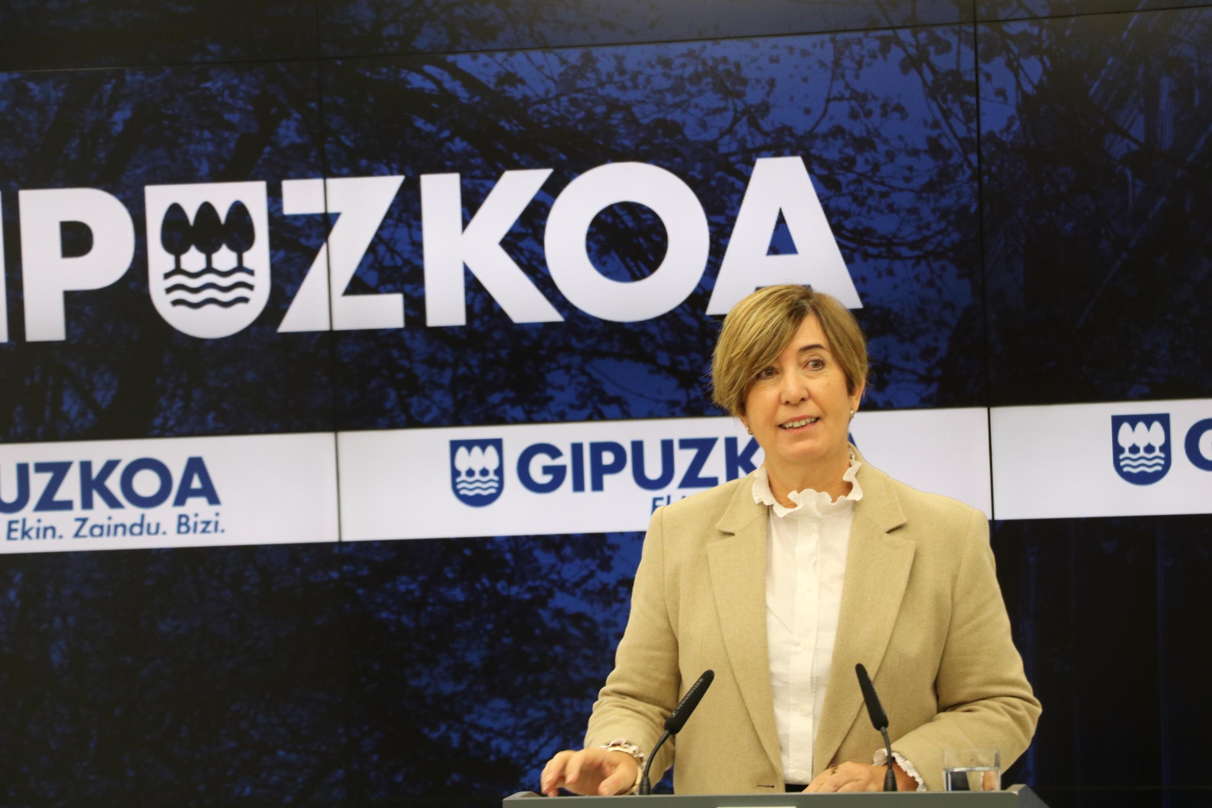 Irune Berasaluze Gipuzkoako Foru Aldundiko foru bozeramailea, atzo, Donostian. GIPUZKOAKO FORU ALDUNDIA