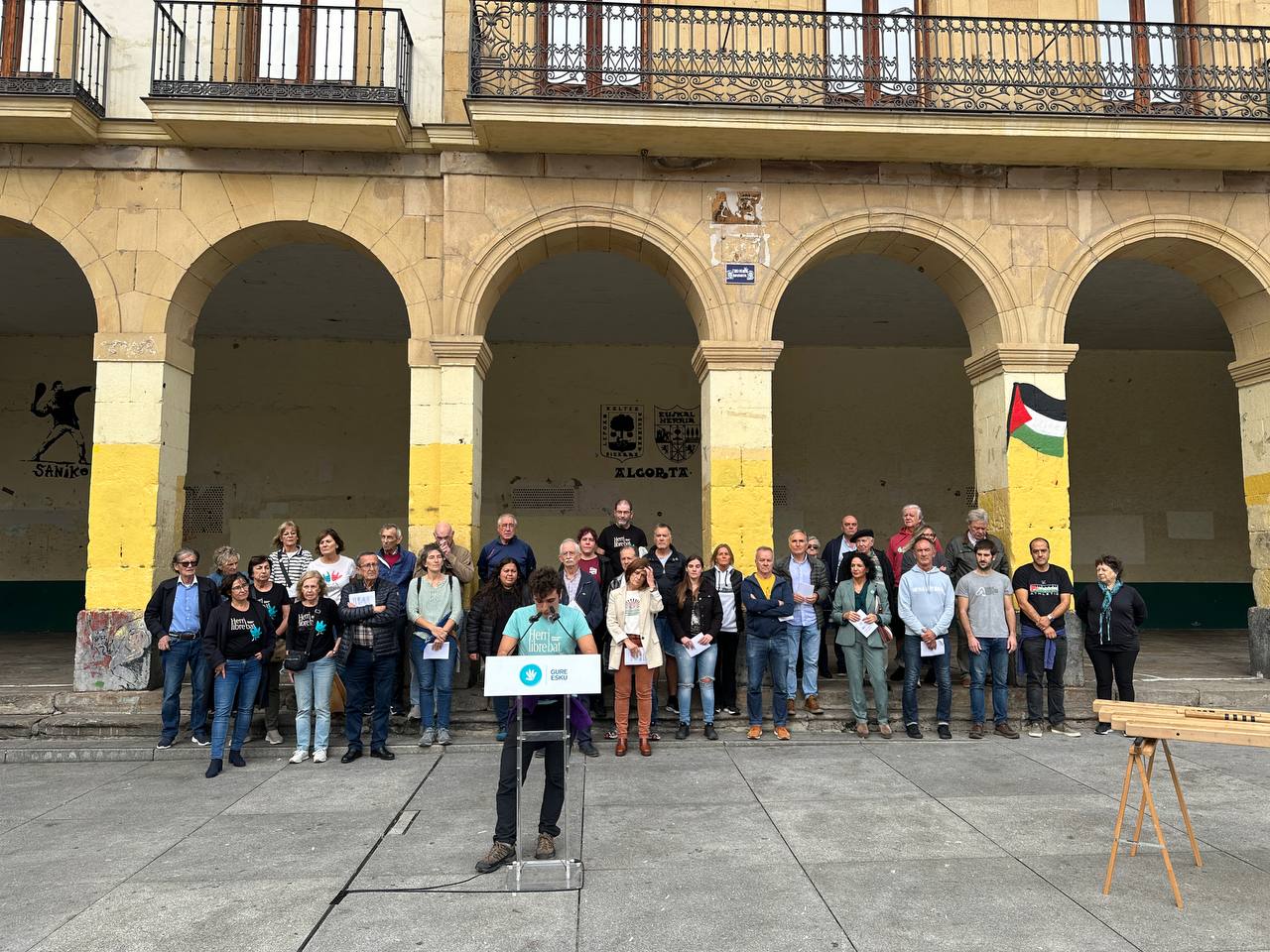 Gure Esku-k agerraldia egin du gaur Getxon. GURE ESKU