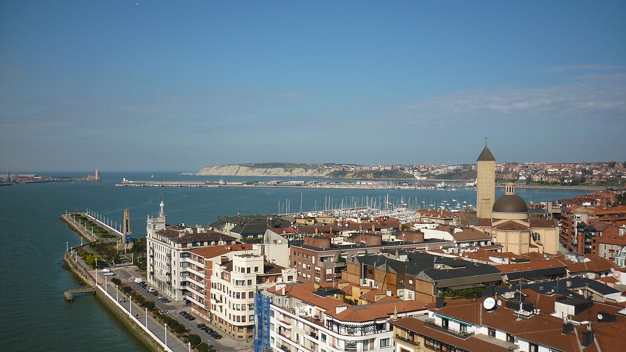 Getxo, Bizkaiko zubi gainetik ikusita, artxiboko irudi batean. BERRIA