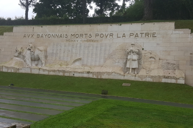 Bayonne monument aux morts