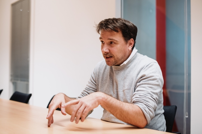 Ttitto Betbeder, EEPren bulegoetan. GUILLAUME FAUVEAU Ttitto Betbeder, EEPren bulegoetan. GUILLAUME FAUVEAU