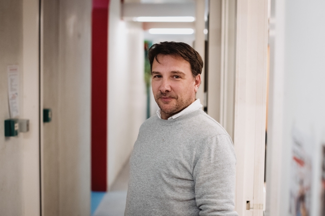 Ttitto Betbeder, EEPren bulegoetan. GUILLAUME FAUVEAU Ttitto Betbeder, EEPren bulegoetan. GUILLAUME FAUVEAU