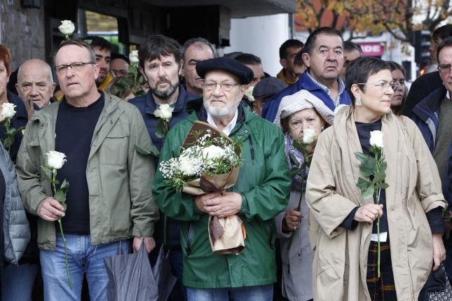 (ID_15495791) (/@FOKU) 2025-11-08, Donostia. Rosa Zarraren omenezko plaka jarri du Donostiako Udalak (ID_15495791) (/@FOKU) 2025-11-08, Donostia. Rosa Zarraren omenezko plaka jarri du Donostiako Udalak