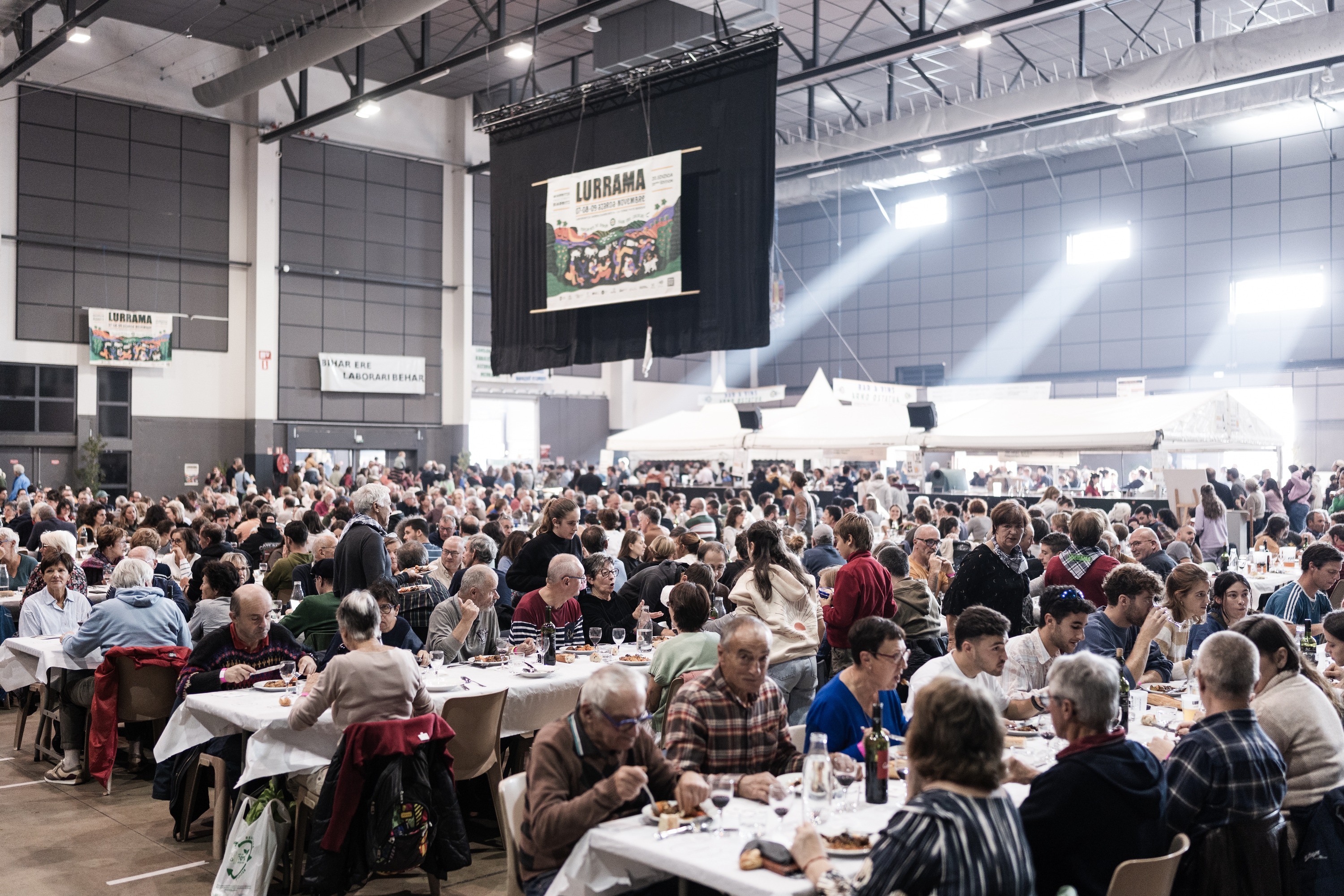 Lurrama azokako bazkaria, gaur, Miarritzeko Irati gelan. NAHIA GARAT