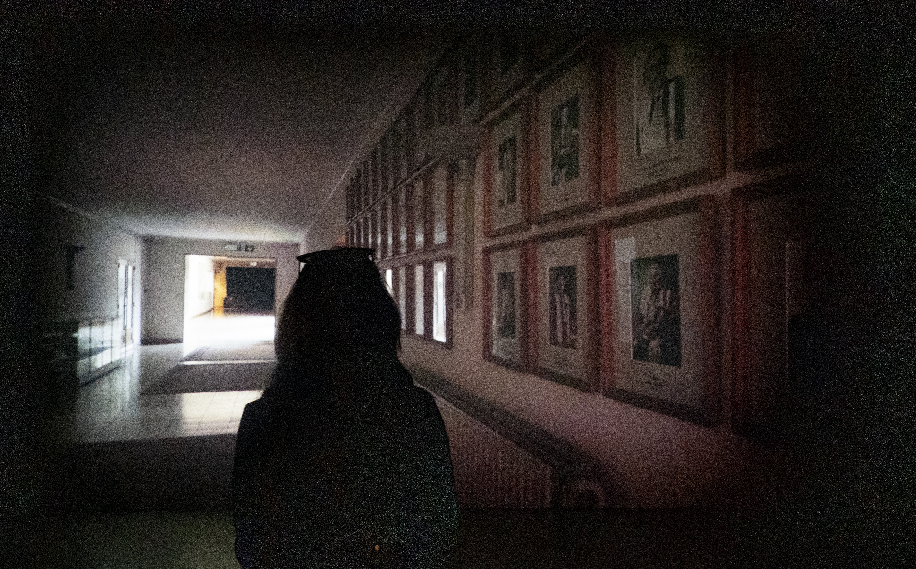 Alex Reynoldsen bideo instalazioa Artiumen. ENDIKA PORTILLO / FOKU