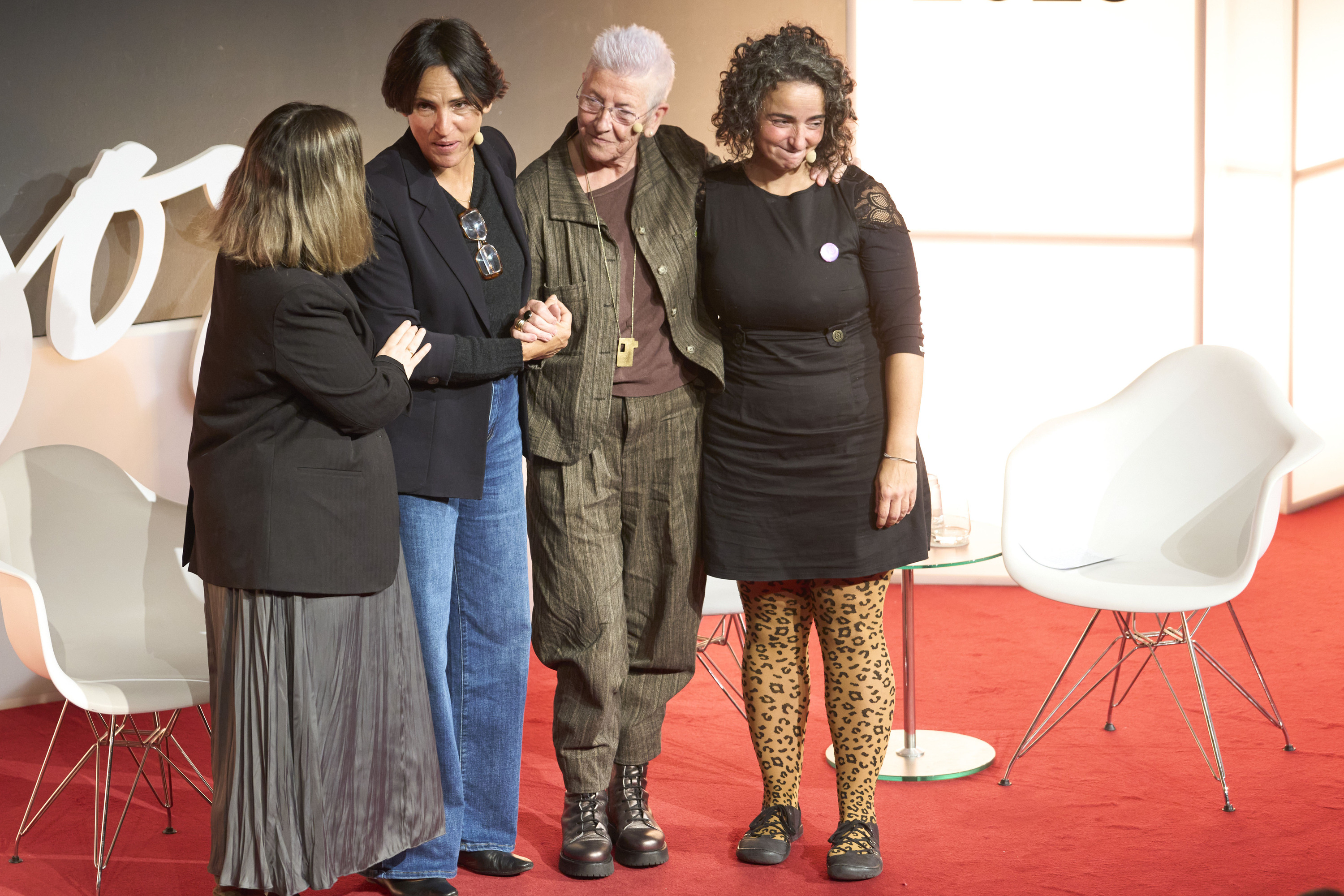 Indarkeriaren biktimen enkontrua, gaur, Gasteizen. L. RICO / EFE