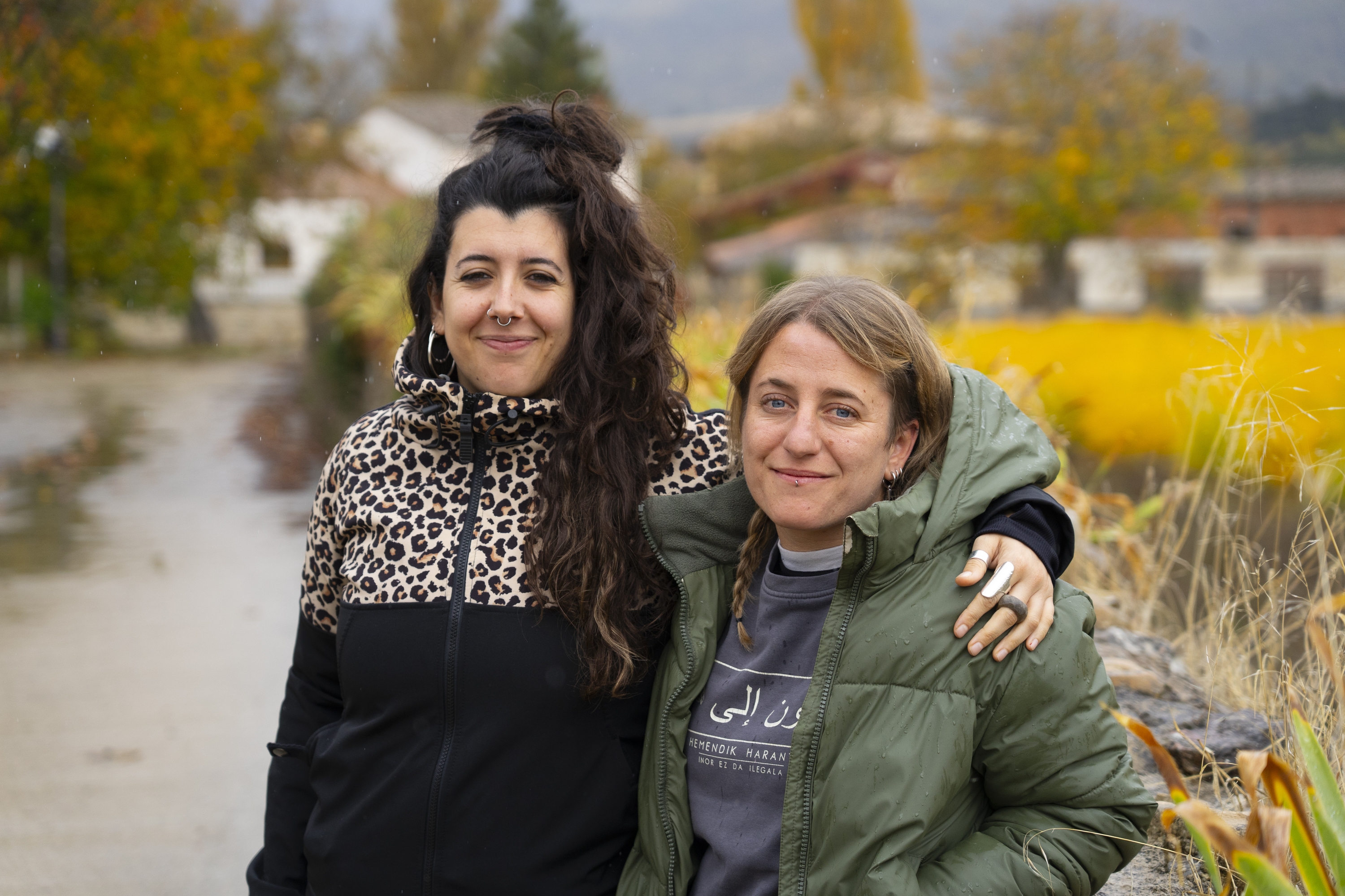 Kristina Pozo Sevilla eta Rakel Conde Esparza, azaroaren 7an, Larrionen. JAGOBA MANTEROLA / FOKU