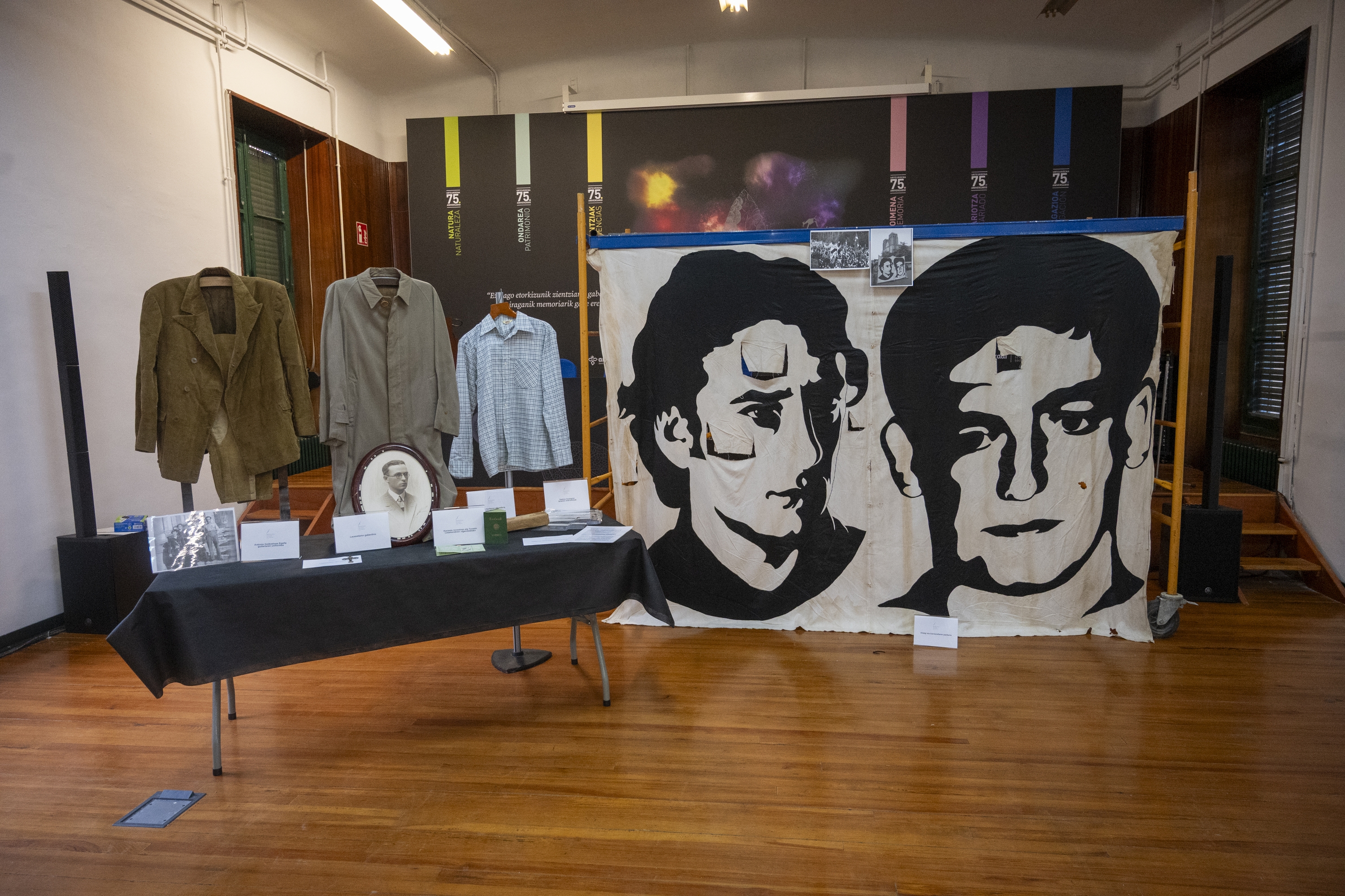 Monzon-Olaso museo etxeko bildumako pieza batzuk, Donostiako Aranzadi zientzia museoaren egoitzan, gaur. GORKA RUBIO / FOKU