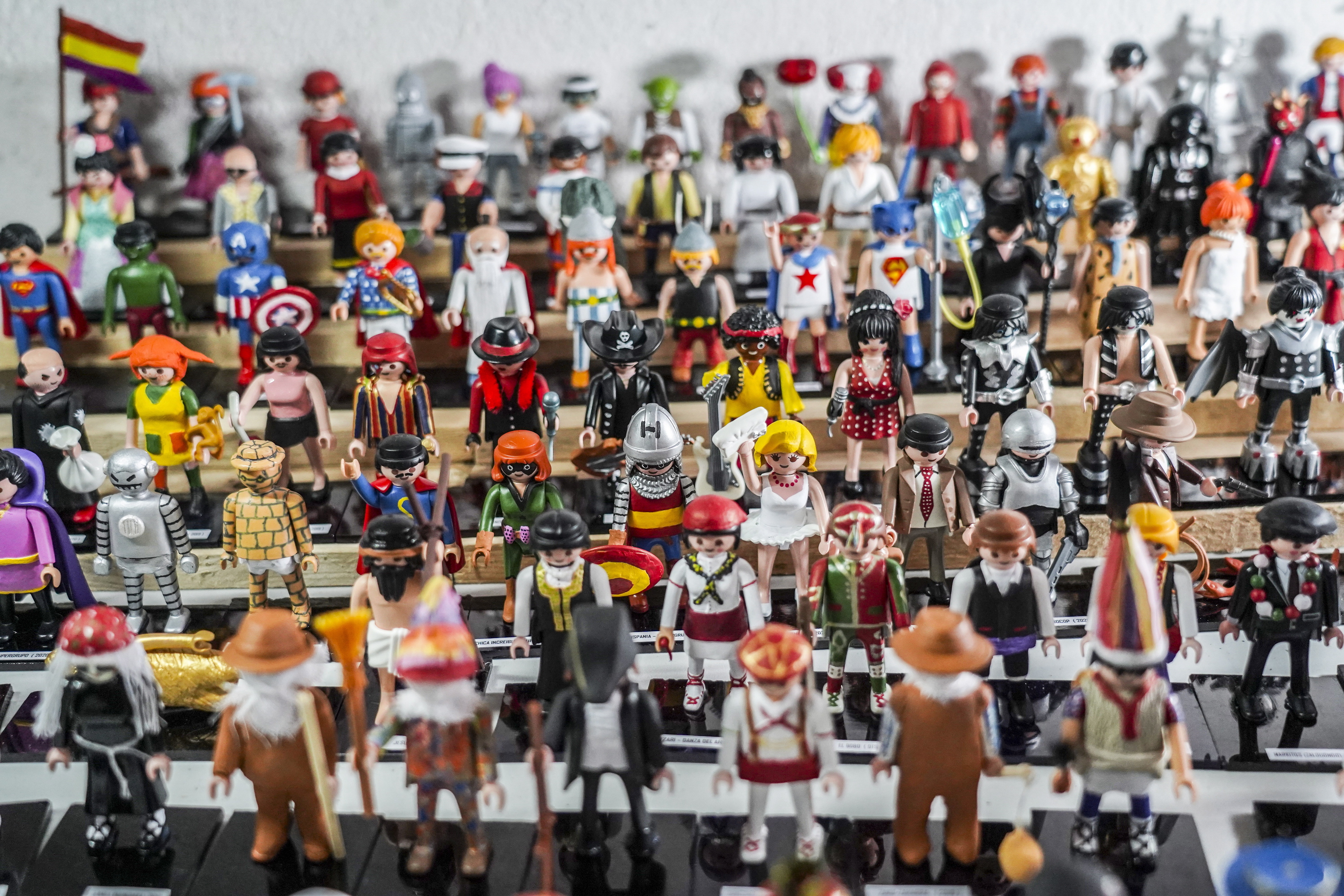 Peio Agirrek moldatutako playmobilak, 2020an. MARISOL RAMIREZ / FOKU