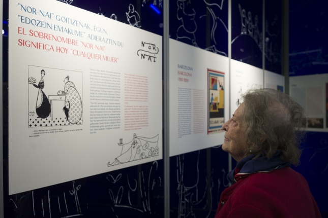 Tere, Ignacio Zabalaren iloba, erakusketan. JON URBE / FOKU