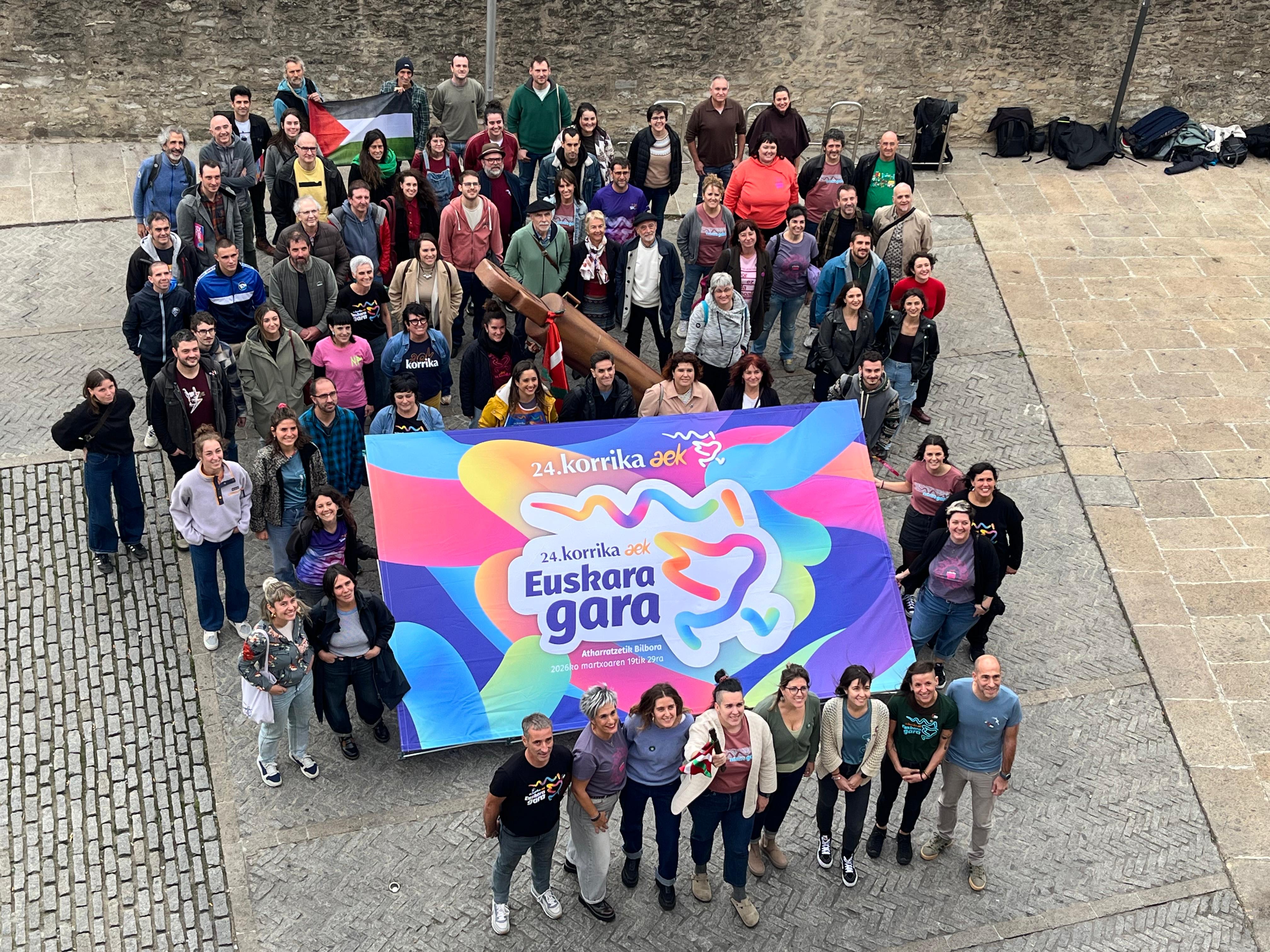 24. Korrika aurkeztu dute Gasteizen. IRATI URDALLETA LETE