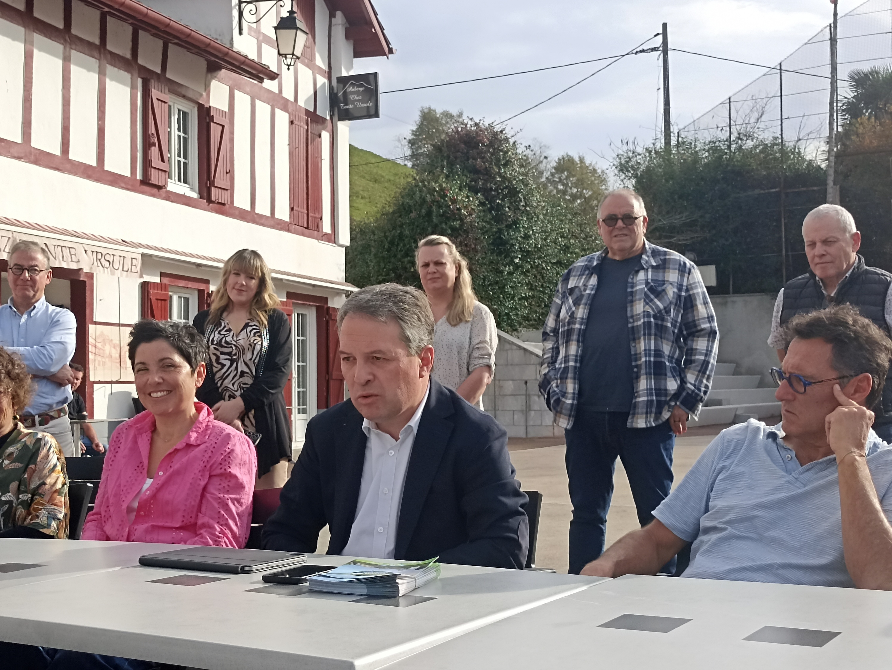 Peio Etxelekuren prentsaurrekoa, Kanboko herriko bozetarako zerrenda aurkezteko. BERRIA