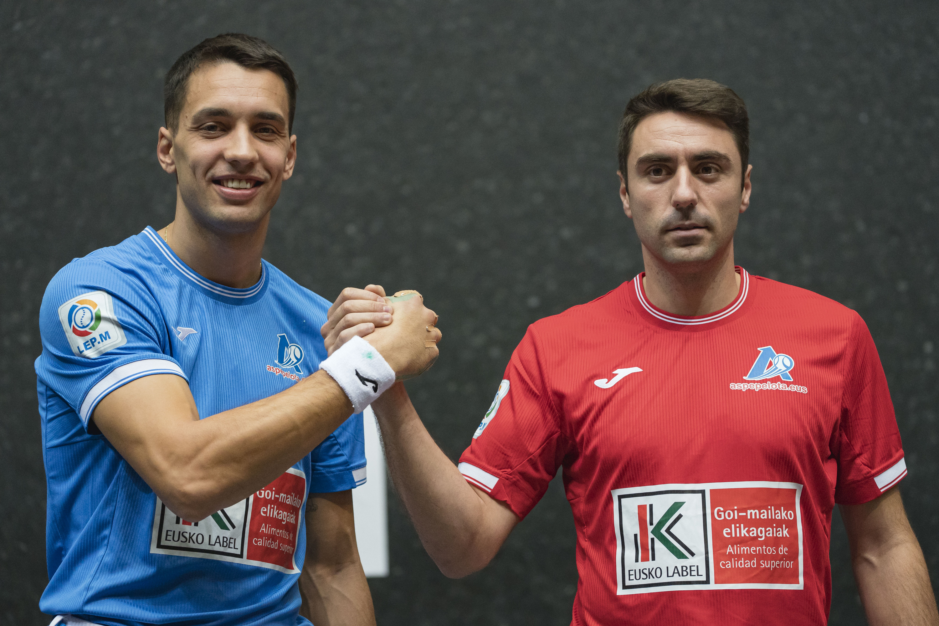 Javier Zabala eta Peio Etxeberria, pilota aukeraketaren egunean. ARITZ LOIOLA / FOKU