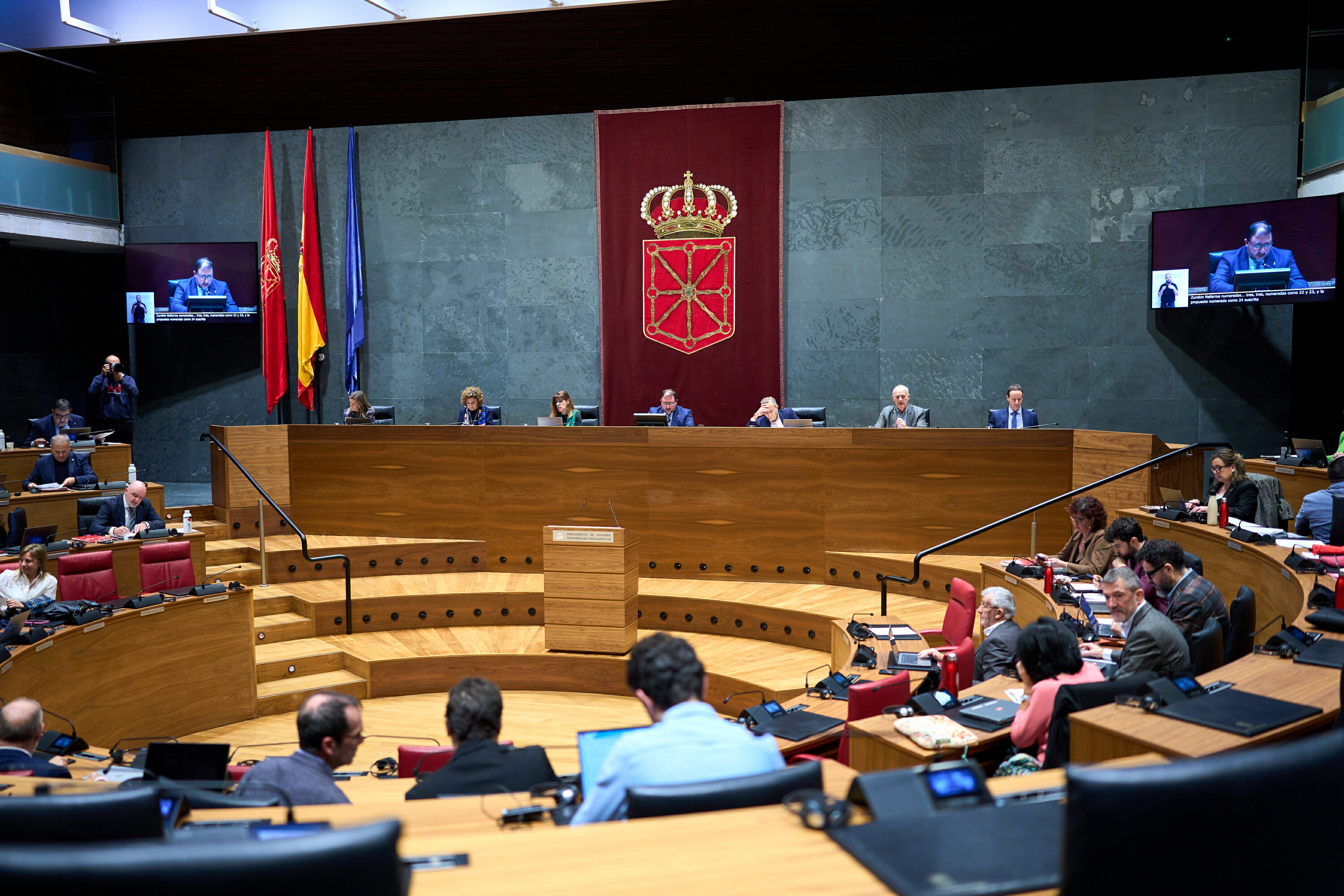 (ID_17631417438965) Politika orokorreko eztabaida