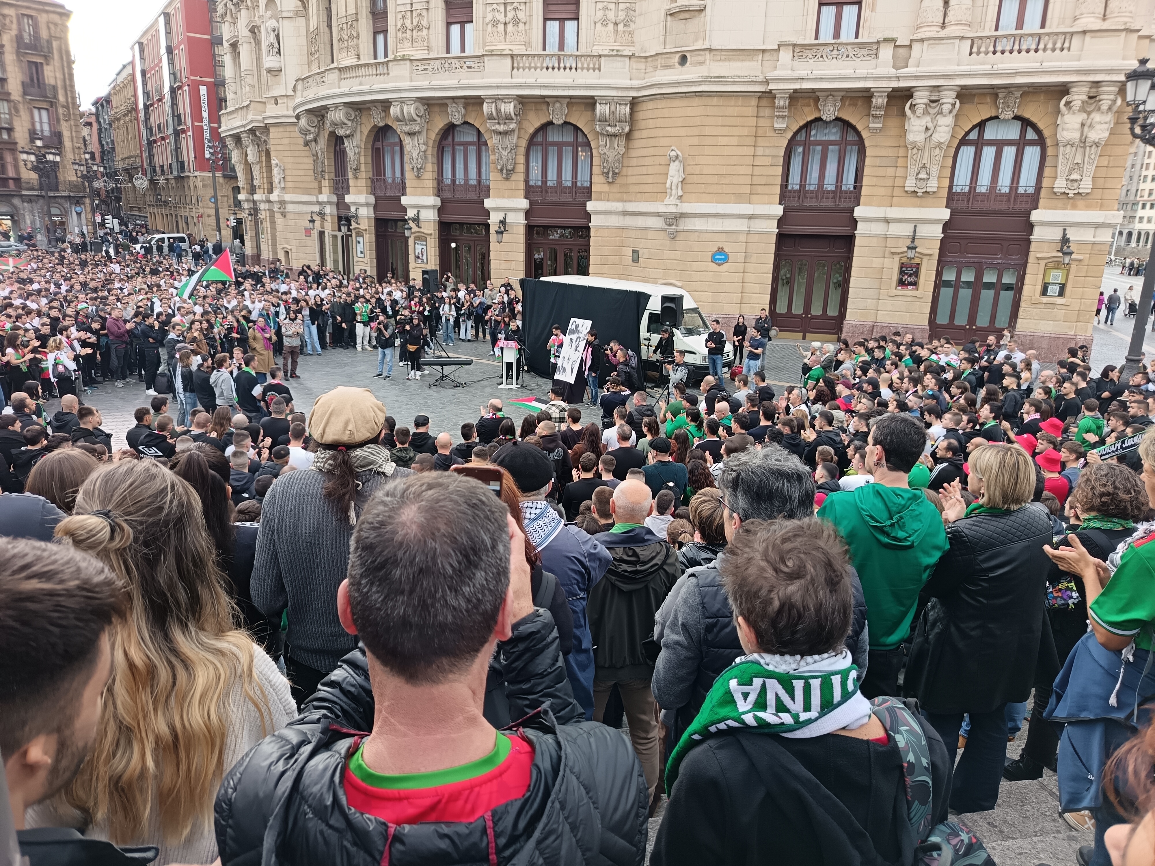 Hildako kirolari palestinarrei omenaldia egin diete. BERRIA