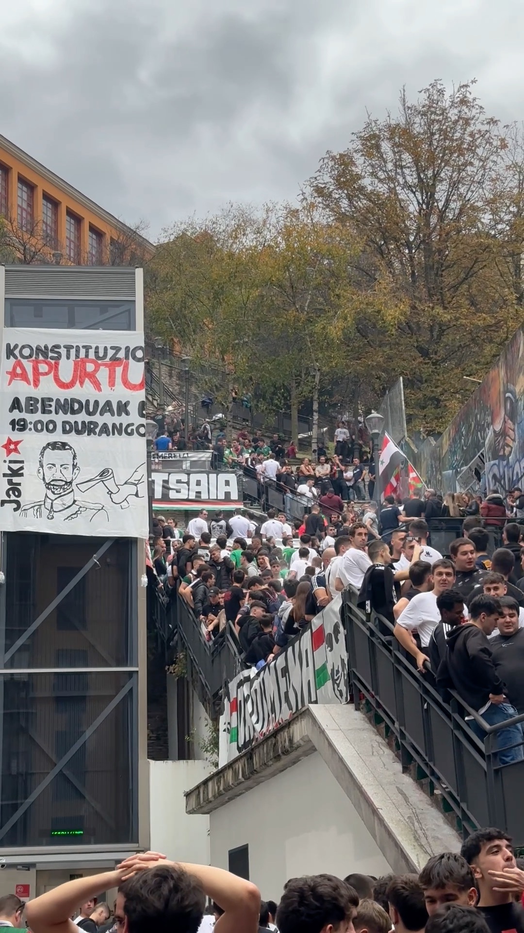 Giroko irudiak   Bertikala