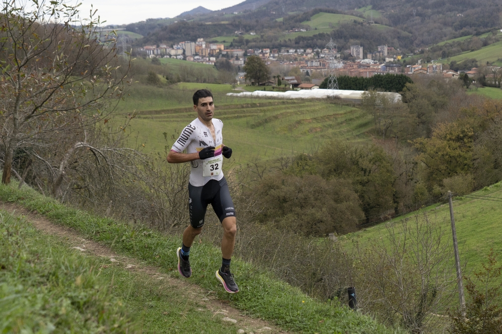 IKER ESKIBEL ADUNAKO MENDI DUATLOIAN IKER ESKIBEL ADUNAKO MENDI DUATLOIAN