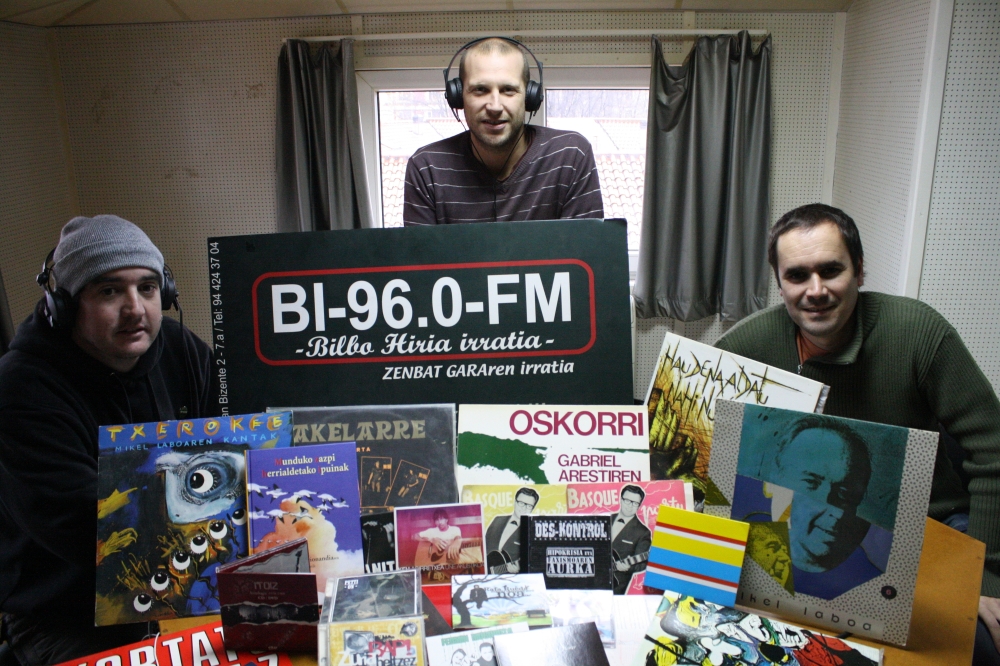 Irratia.com irratsaiokoak Bilbo Hiria irratian 2008an Irratia.com irratsaiokoak Bilbo Hiria irratian 2008an