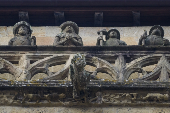 Balaustradako mamuetako batzuk, Kanttoipe kaletik begiratuta. JON URBE / FOKU