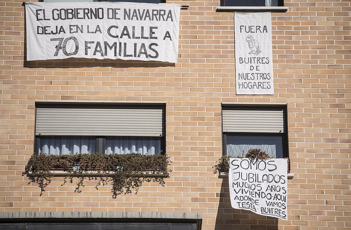 Bizilagunek protesta egin dute Arrotxapean (Iruñea). JAGOBA MANTEROLA / FOKU