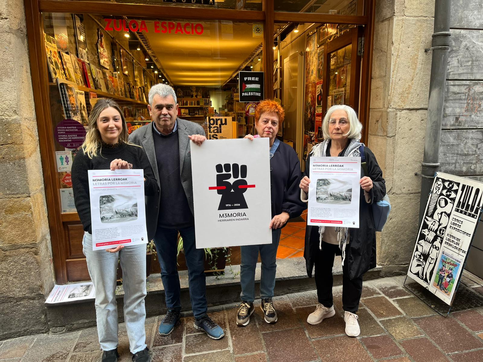 'M3moria lerroak' literatura lehiaketaren aurkezpena, atzo, Gasteizen. MARTXOAK 3