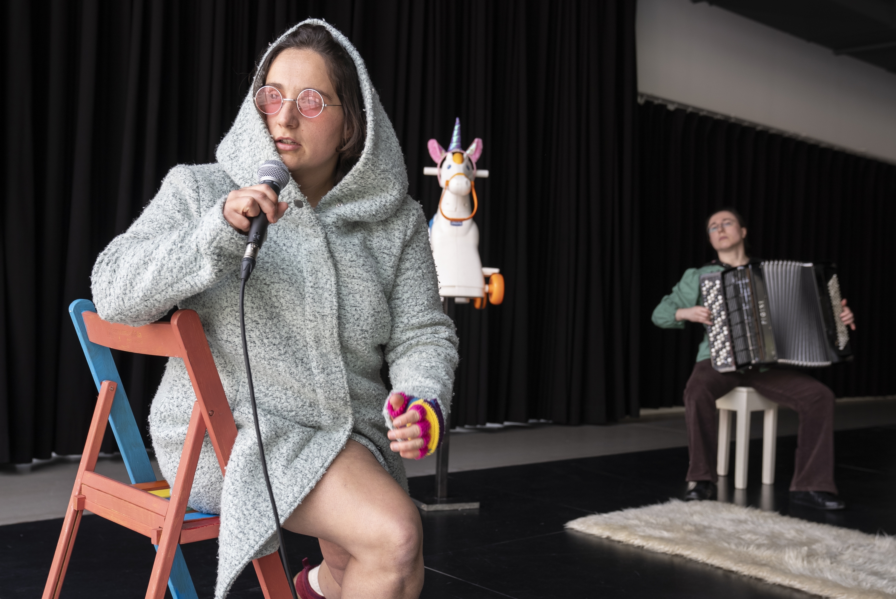 Maite Aizpuruak eta Garazi Navasek sortu dute 'Adarbakarra'. NORA ALBERDI / KULTURAZ