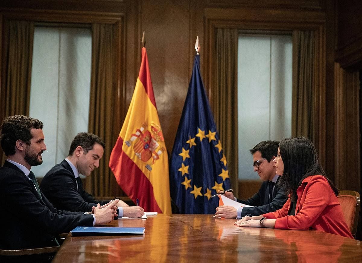 PPko eta Ciudadanoseko kideak, bozetara aurkezteko formula negoziatzen. CIUDADANOS