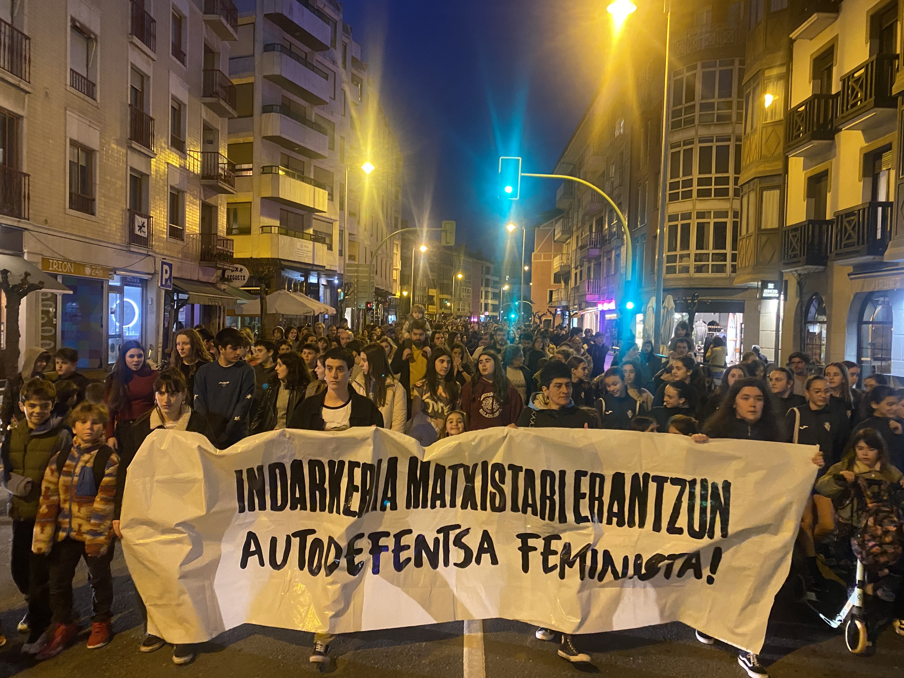 Eraso matxisten aurkako protesta bat, Zarautzen, artxiboko irudian. UROLA KOSTAKO HITZA