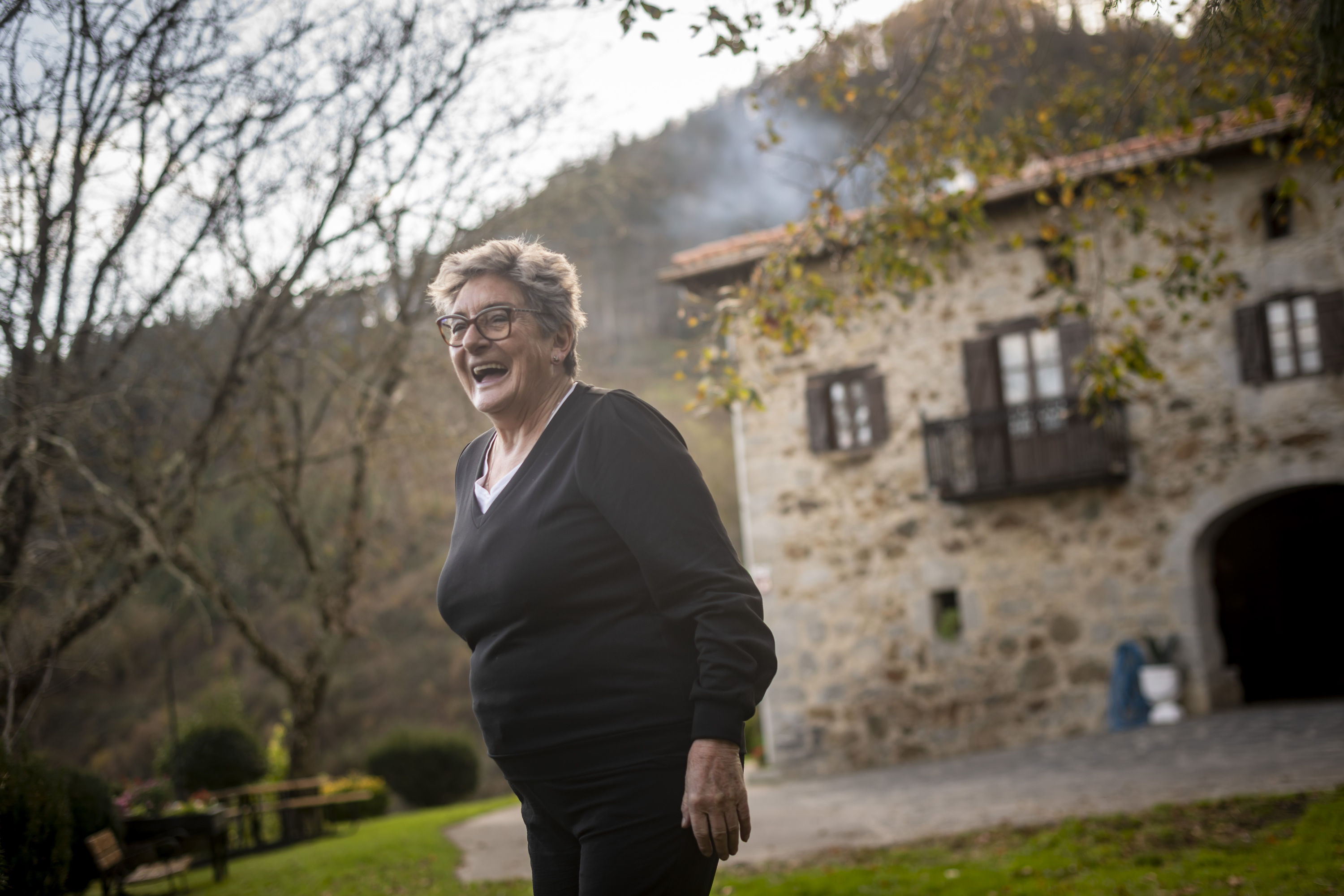 Maritxu Loiola, asteartean, Elgoibarko Aubixa barnetegiaren kanpoaldean. JAIZKI FONTANEDA / FOKU