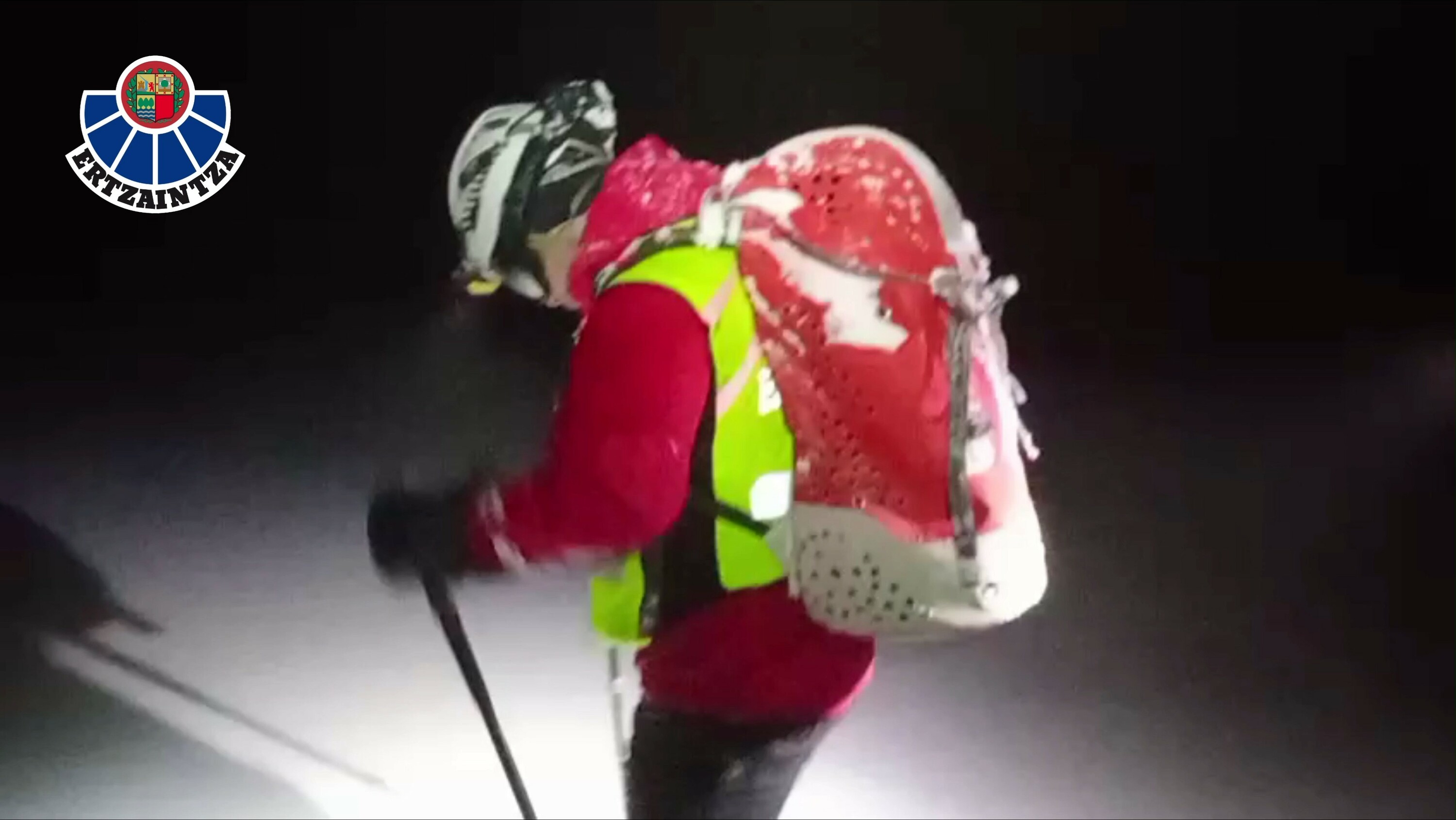 Ertzaintza artzaina bilatzen ari da Aizkorriko hegoaldeko magalean. ERTZAINTZA