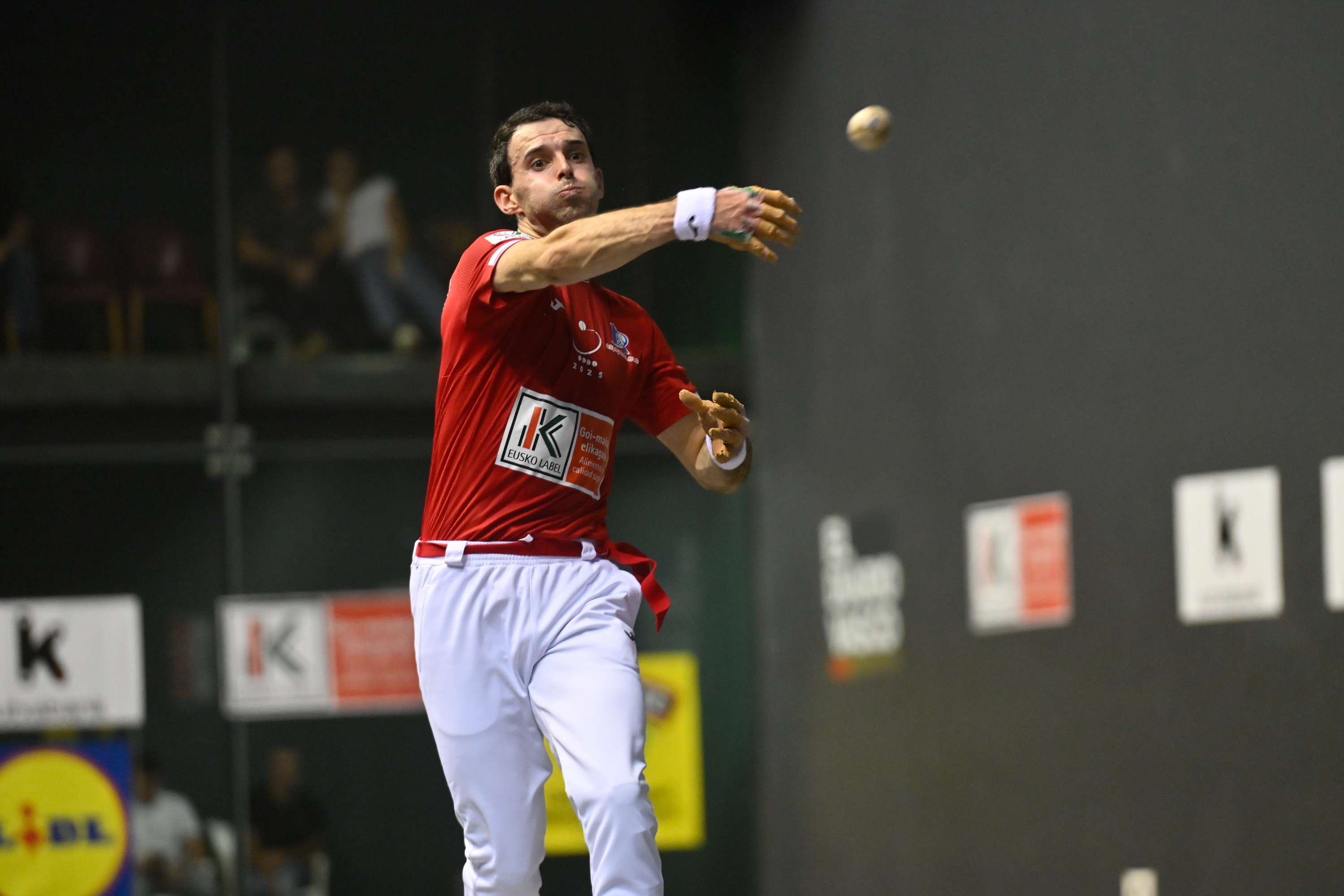 Jokin Altuna pilota jotzen, artxiboko irudi batean. GORKA RUBIO / FOKU