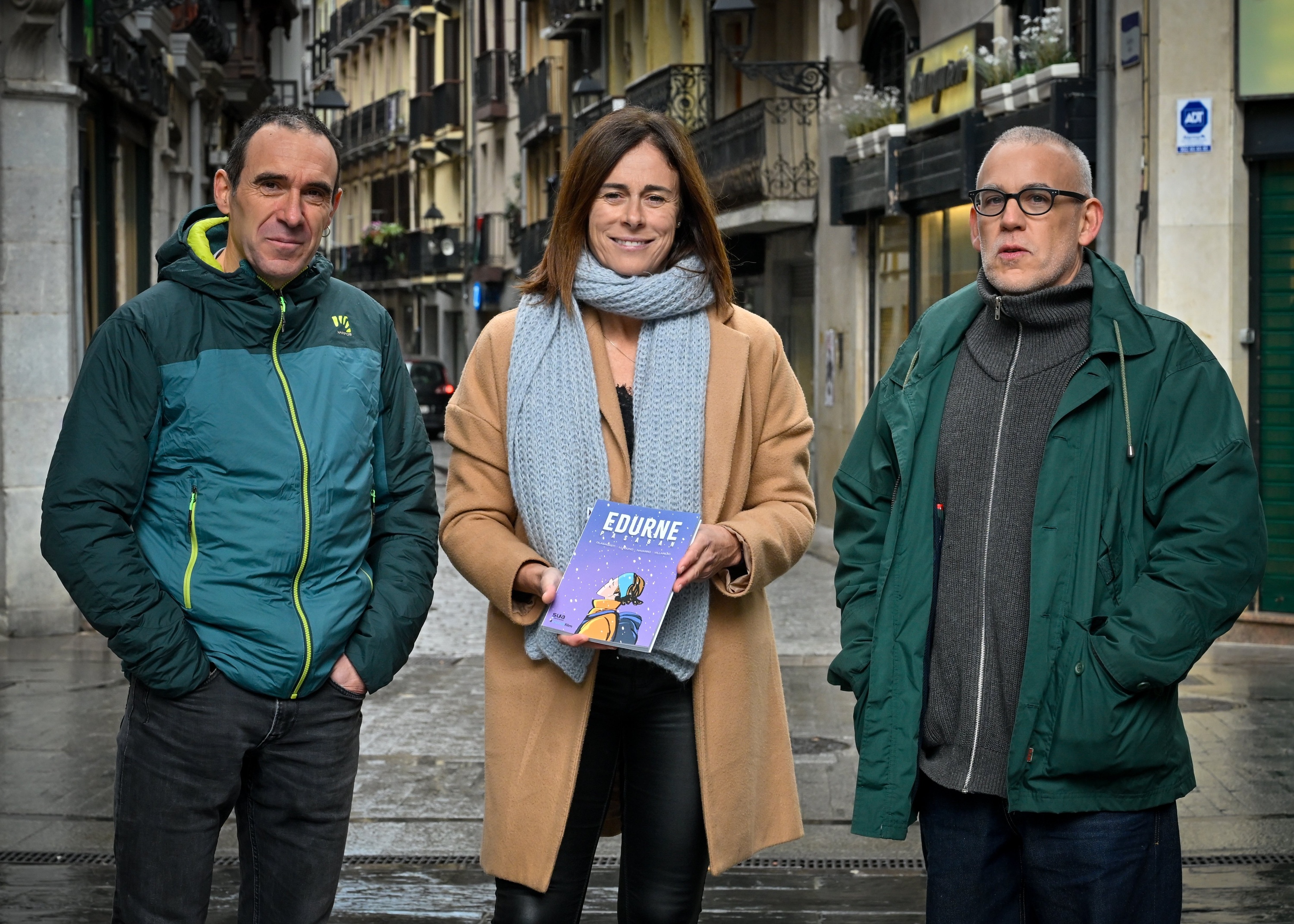  Ramon Olasagasti, Edurne Pasaban eta Cesar Llaguno, joan den astean, Tolosan. GORKA RUBIO / FOKU
