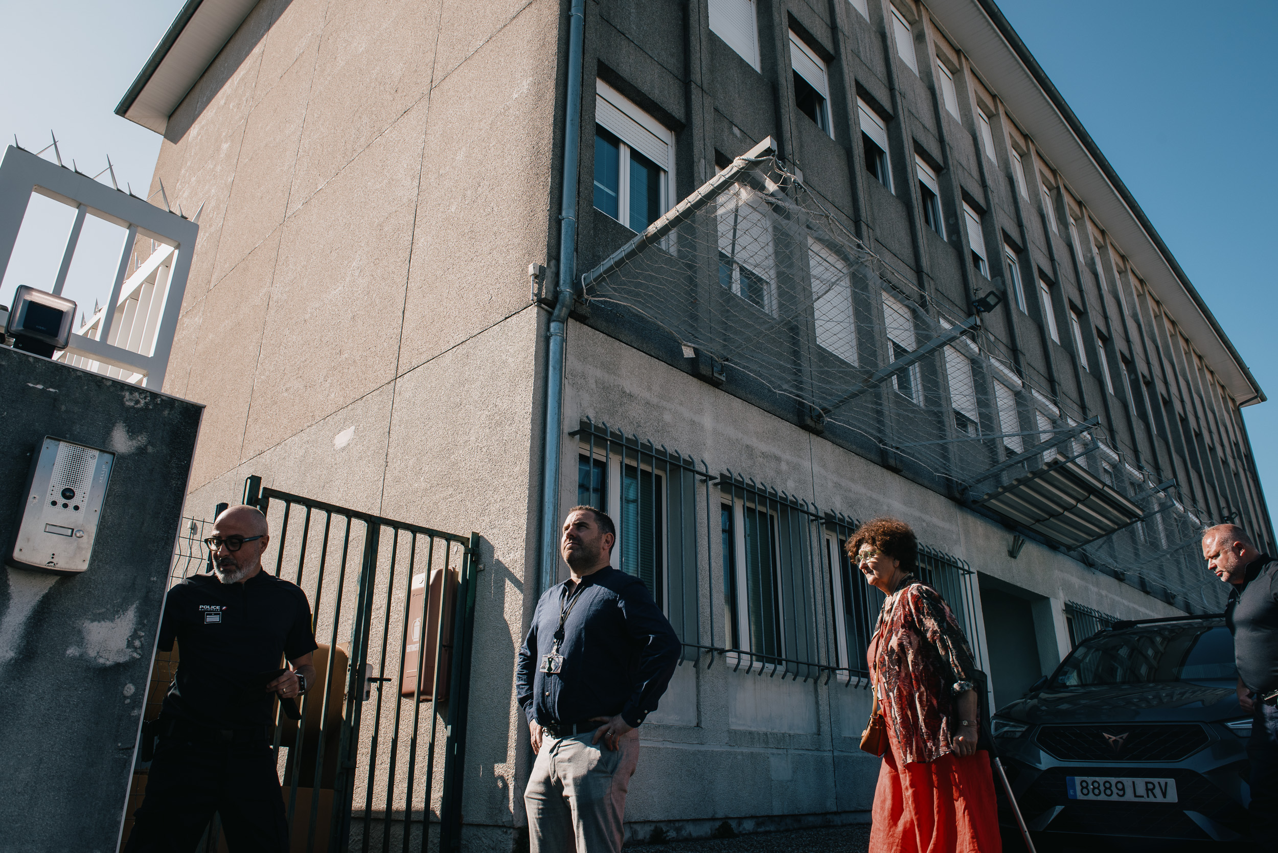 Peio Dufau eta Colette Capdeviellek Hendaiako atxikitzen zentroa bisitatu zutenekoan, ekainean. GUILLAUNE FAUVEAU