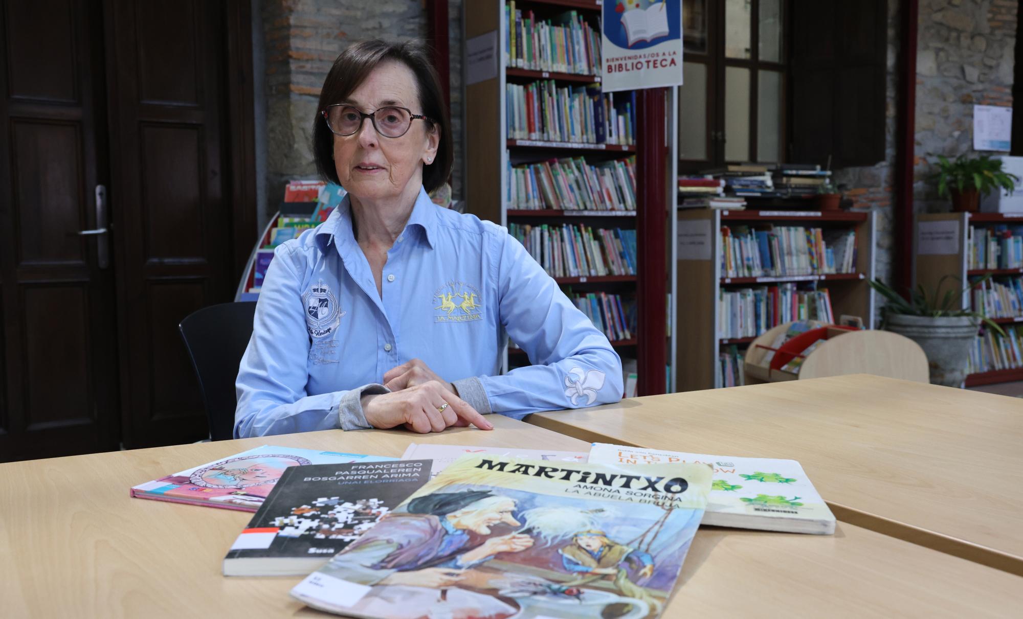 Mari Jose Cabria, azaroaren 20an, Balmasedako liburutegian. OSKAR MATXIN EDESA / FOKU