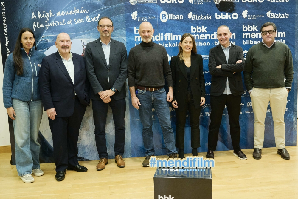 2025eko Mendi Film jaialdiaren erakunde babesleetako ordezkariak