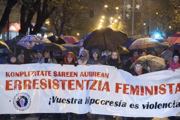 Iruñeko manifestazioko pankarta nagusia, Nafarroa Behereko etorbidean. IÑIGO URIZ / FOKU