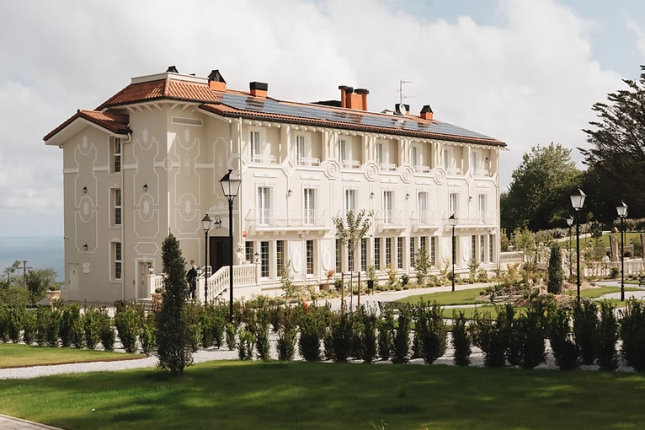 Itzuli jatetxea, Igeldon. Itzuli jatetxea, Igeldon.