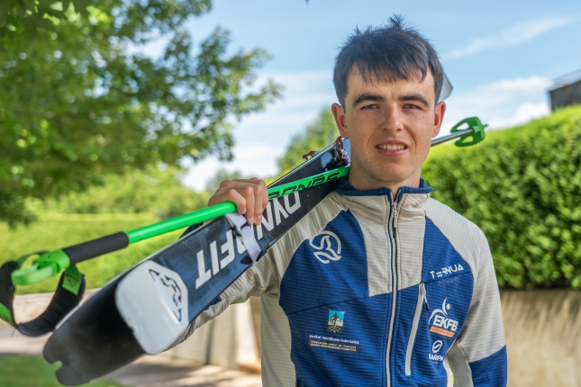 Elur Zaldua, mendiko eskiatzailea, maiatzean, Donostian. ANDONI CANELLADA / FOKU Elur Zaldua, mendiko eskiatzailea, maiatzean, Donostian. ANDONI CANELLADA / FOKU