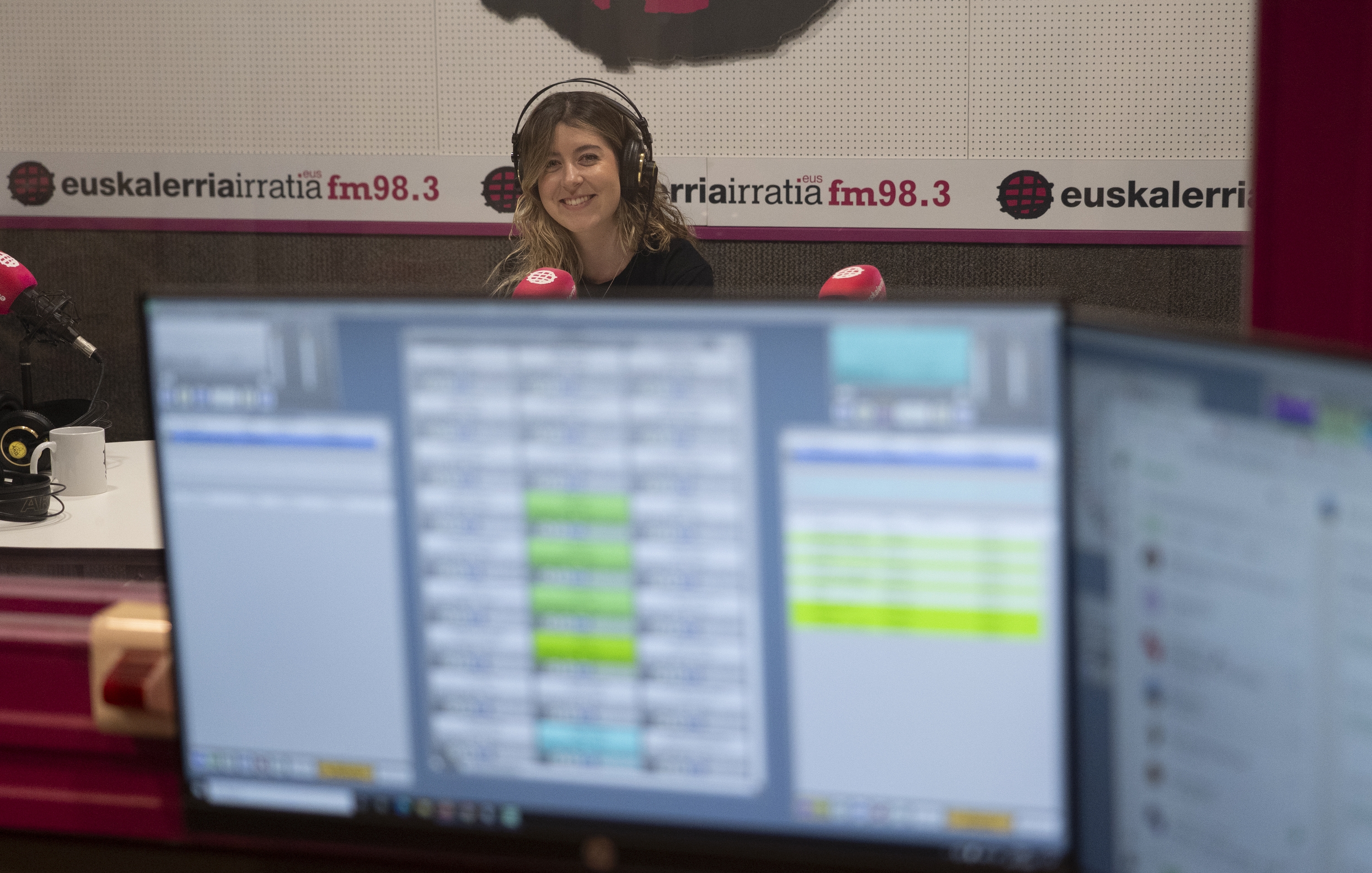 Sarai Robles 'Beratzen' bideopodcastaren aurkezlea, Iruñean. JAGOBA MANTEROLA / FOKU