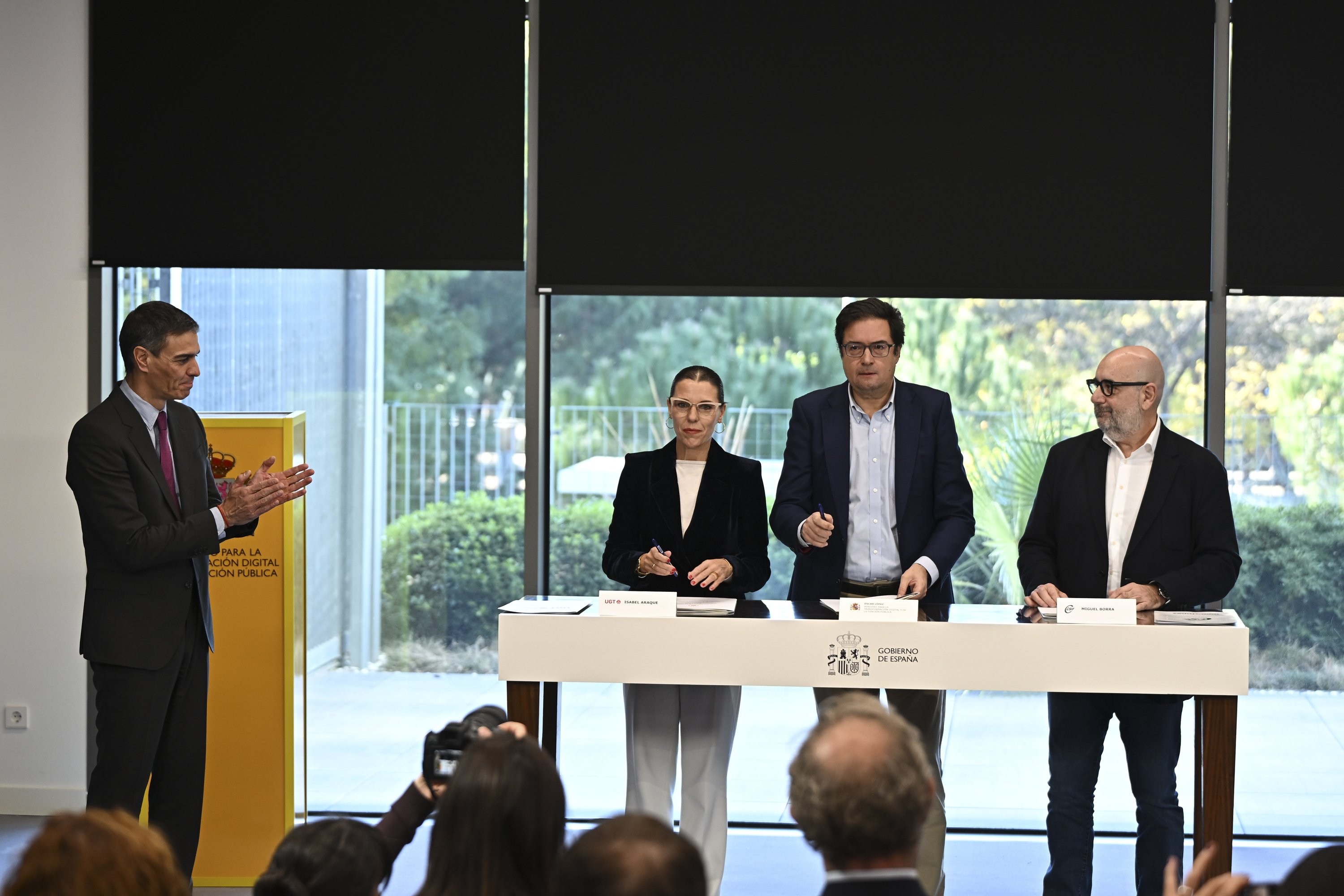 Pedro Sanchez Espainiako presidentea, akordioaren sinadura ekitaldian, ostegun honetan. FERNANDO VILLAR / EFE