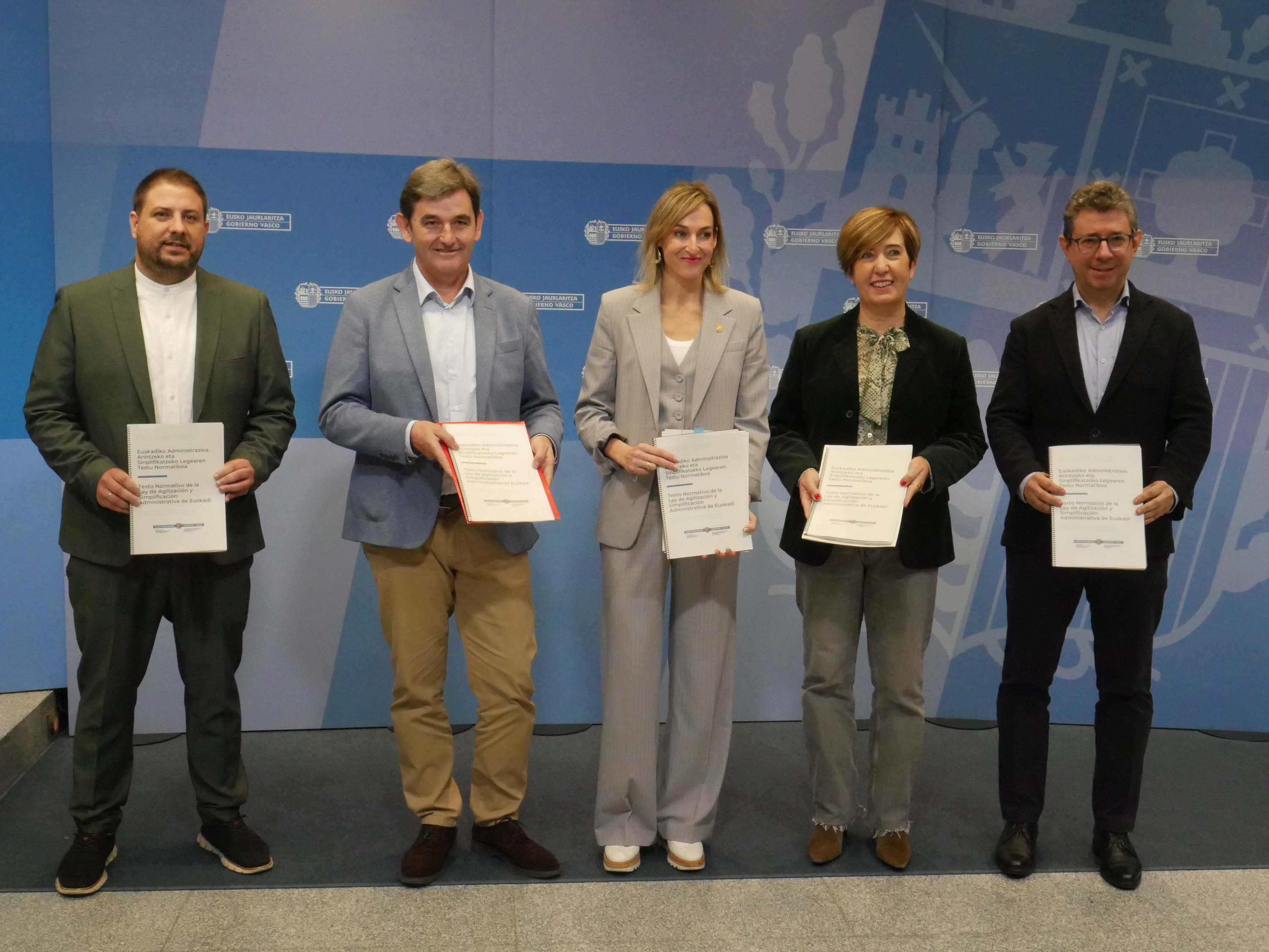 Urresti, Izagirre, Ubarretxena, Berasaluze eta Gurtubai gaurko agerraldian. EUSKO JAURLARITZA