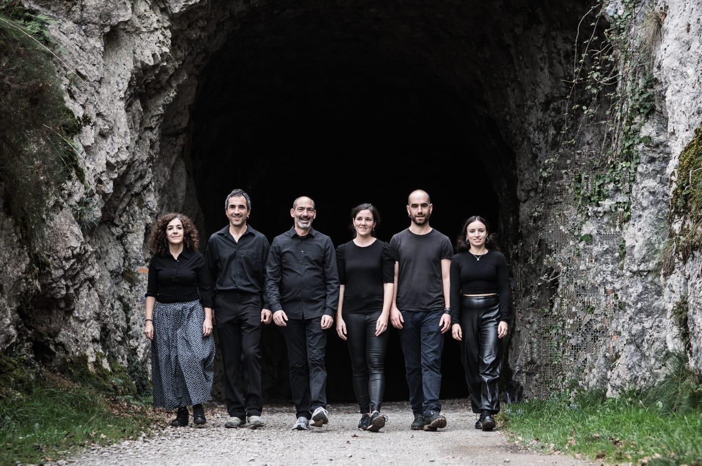 Jokai taldeko kideak; ezkerretik hasita bigarrena da Leoz. BERRIA