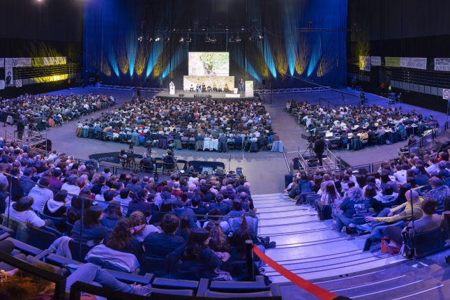 Nafarroa Arenan izan da finala, aurrenekoz. Bertsozaleek gogotik txalotu dituzte zortzi finalistak. IÑIGO URIZ / FOKU