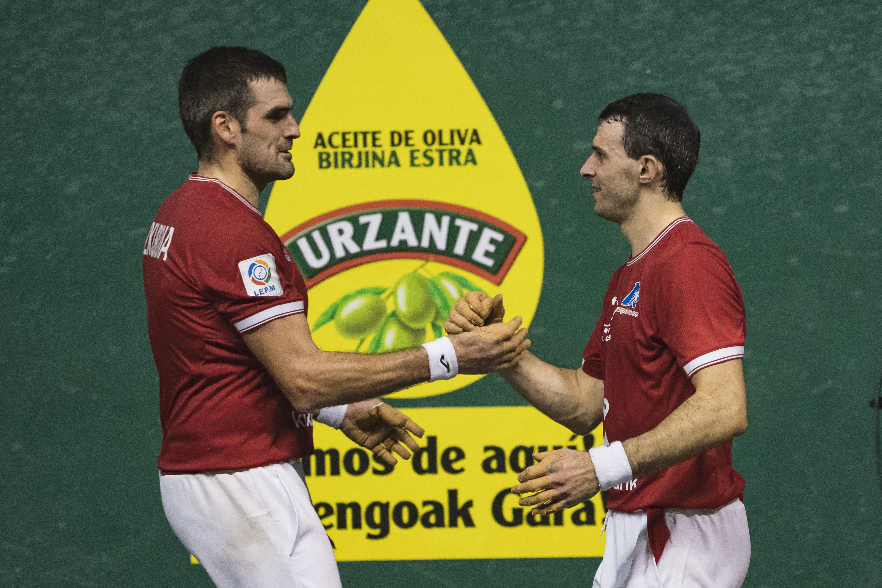 Ezkurdia eta Altuna, gaur, Eibarko Astelena pilotalekuan. ARITZ LOIOLA / FOKU