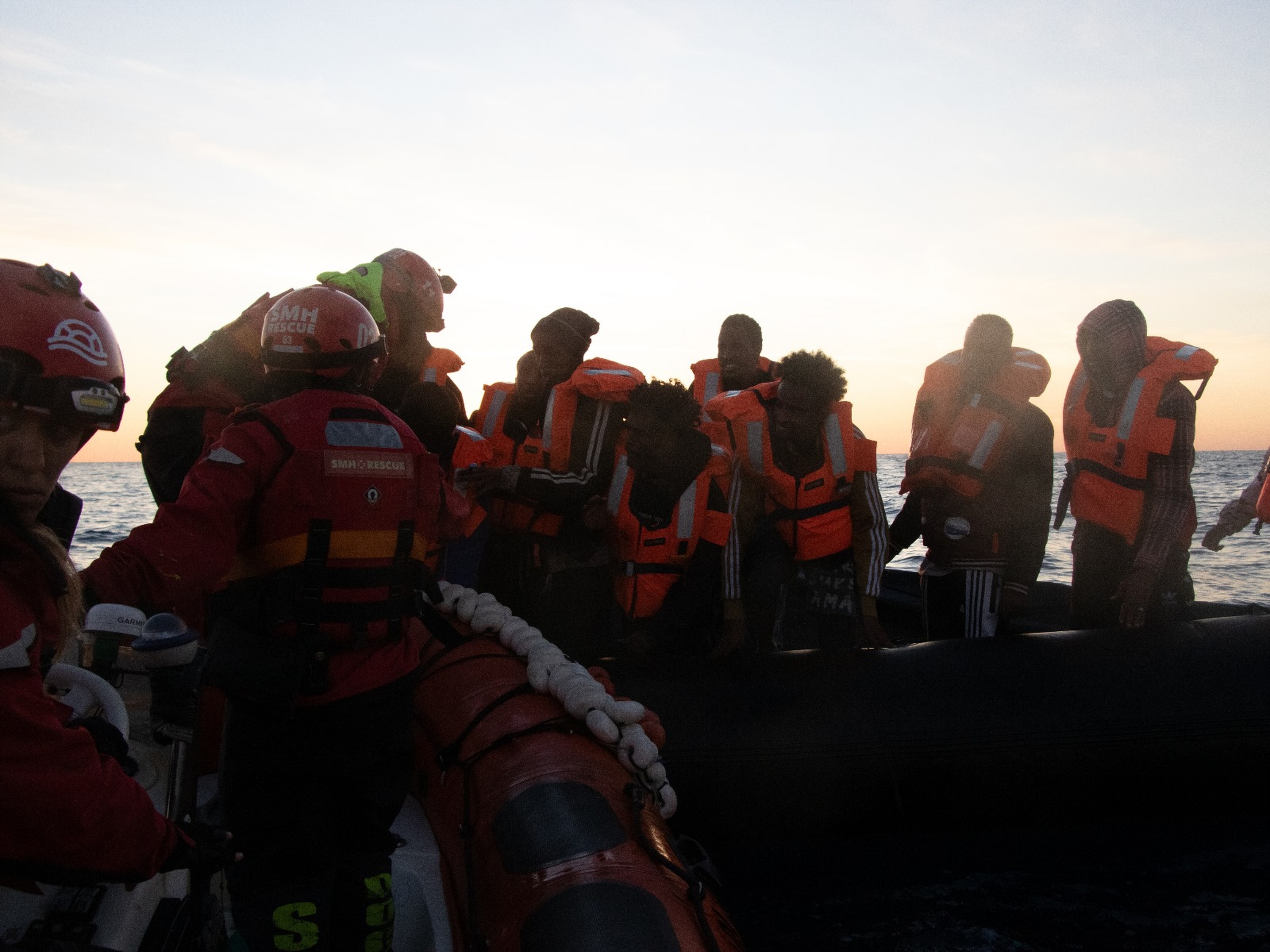 'Aita Mari'-ren erreskate bat, artxiboko irudi batean. ITSAS SALBAMENDU HUMANITARIOA