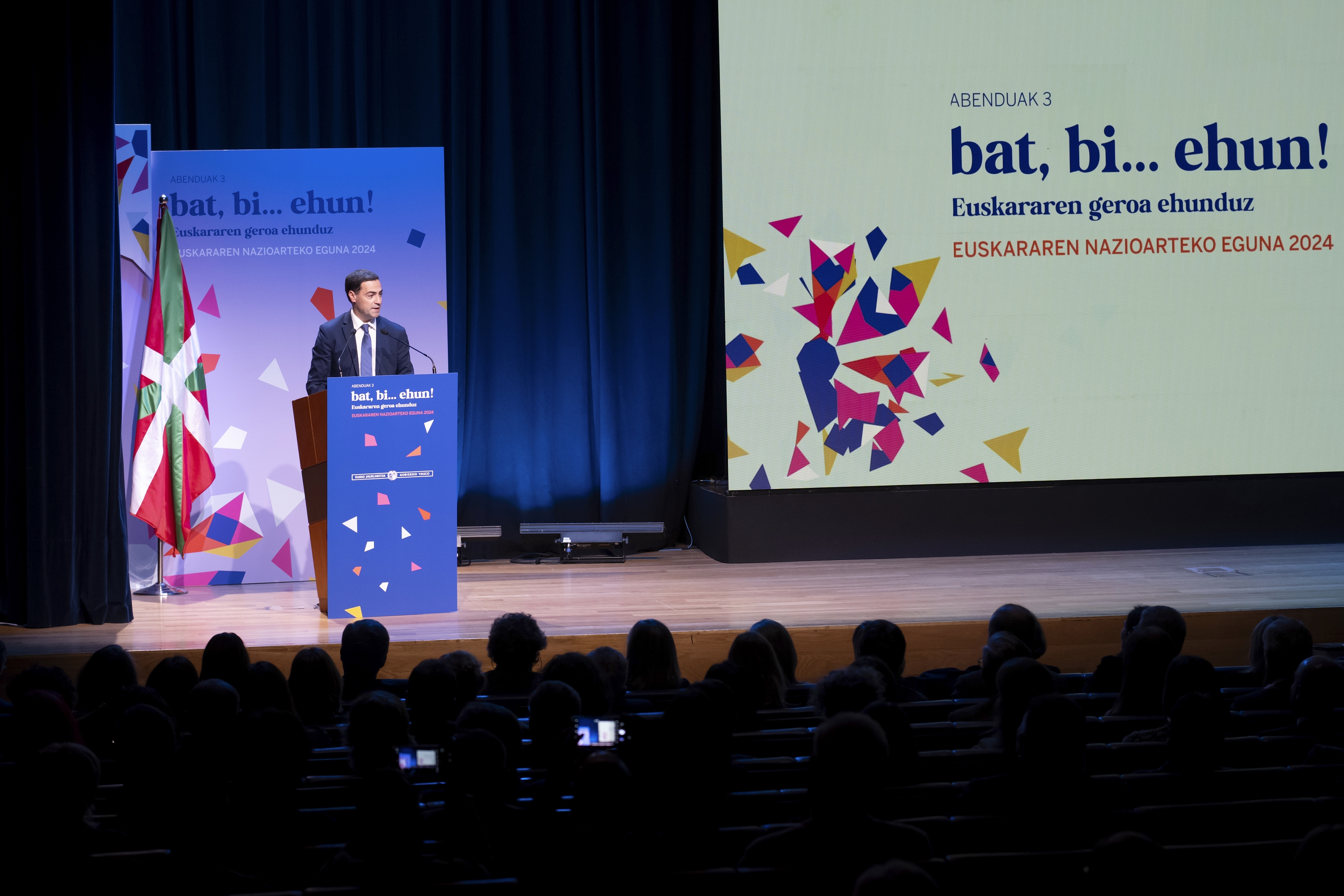 Imanol Pradales lehendakaria, iaz, Euskararen Egunaren harira egindako ekitaldian. MIKEL MARTINEZ DE TRESPUENTES / FOKU