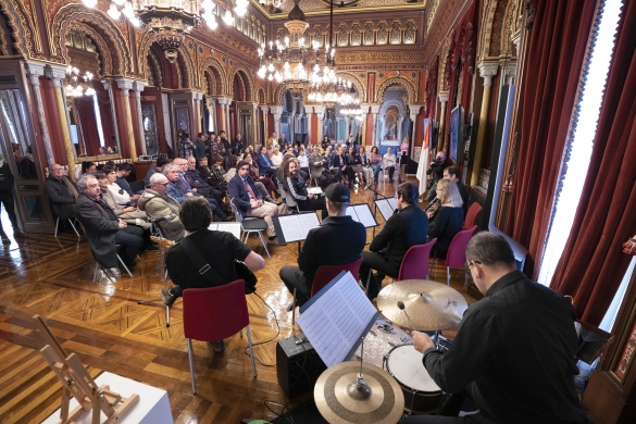 Bilboko Udalak antolatu duen Euskararen Eguneko ekitaldia, gaur, Bilboko udaletxeko Arabiar aretoan. BERRIA Bilboko Udalak antolatu duen Euskararen Eguneko ekitaldia, gaur, Bilboko udaletxeko Arabiar aretoan. BERRIA